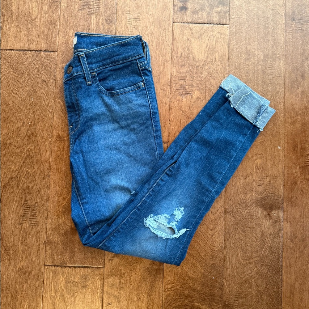 EUC-Levi Strauss  Blue Denim Jeans size 27